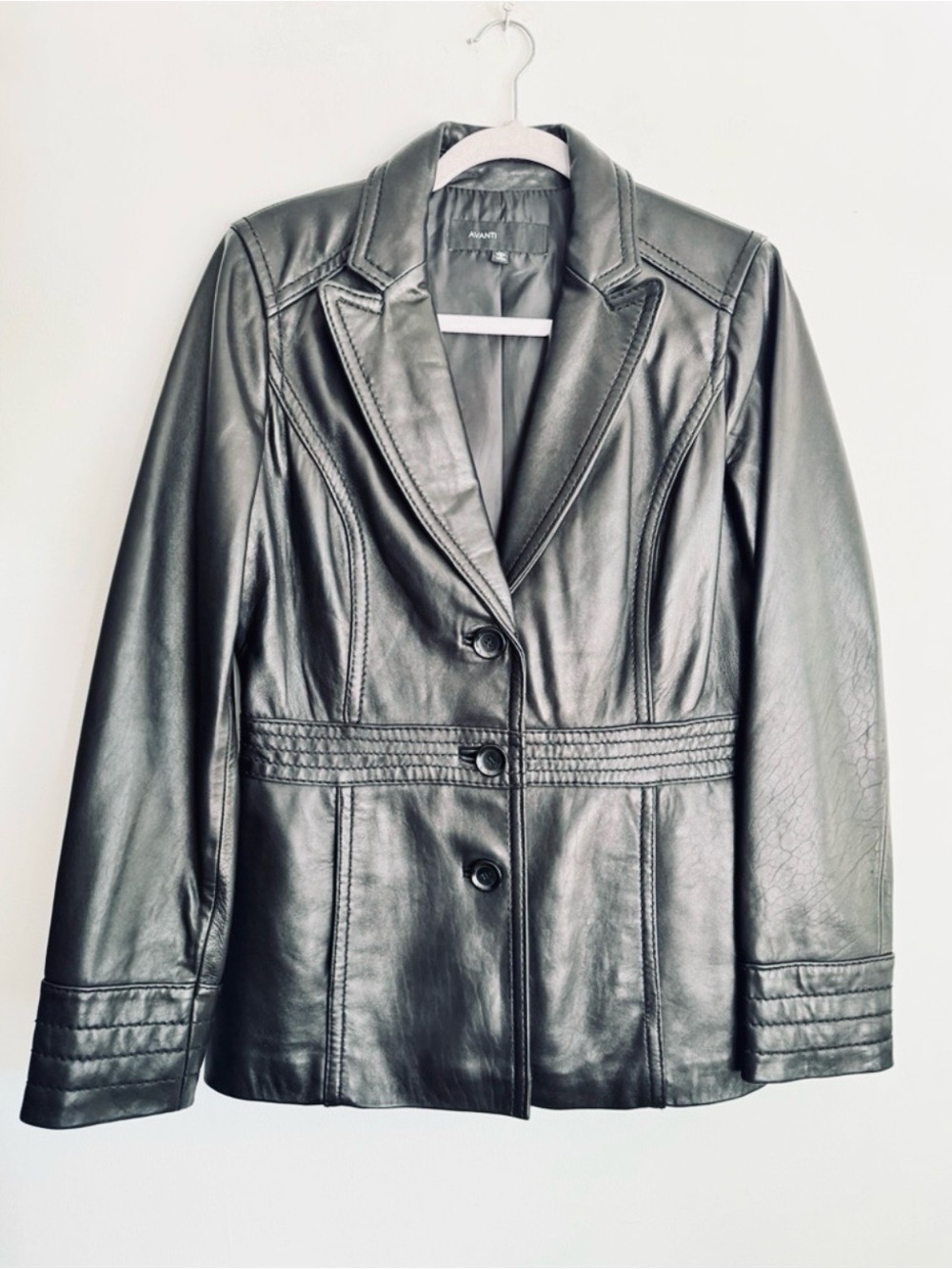Avanti Women’s Black Leather Lambskin Jacket Blazer 3 Button Buttery Soft Size M